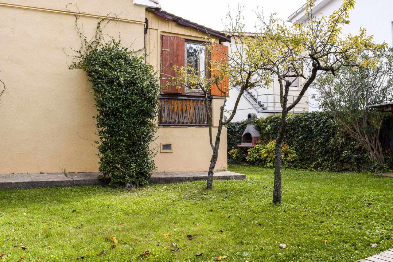 Can Camps Besalu Casa Planta Baja Con Jardin Eksteriør billede