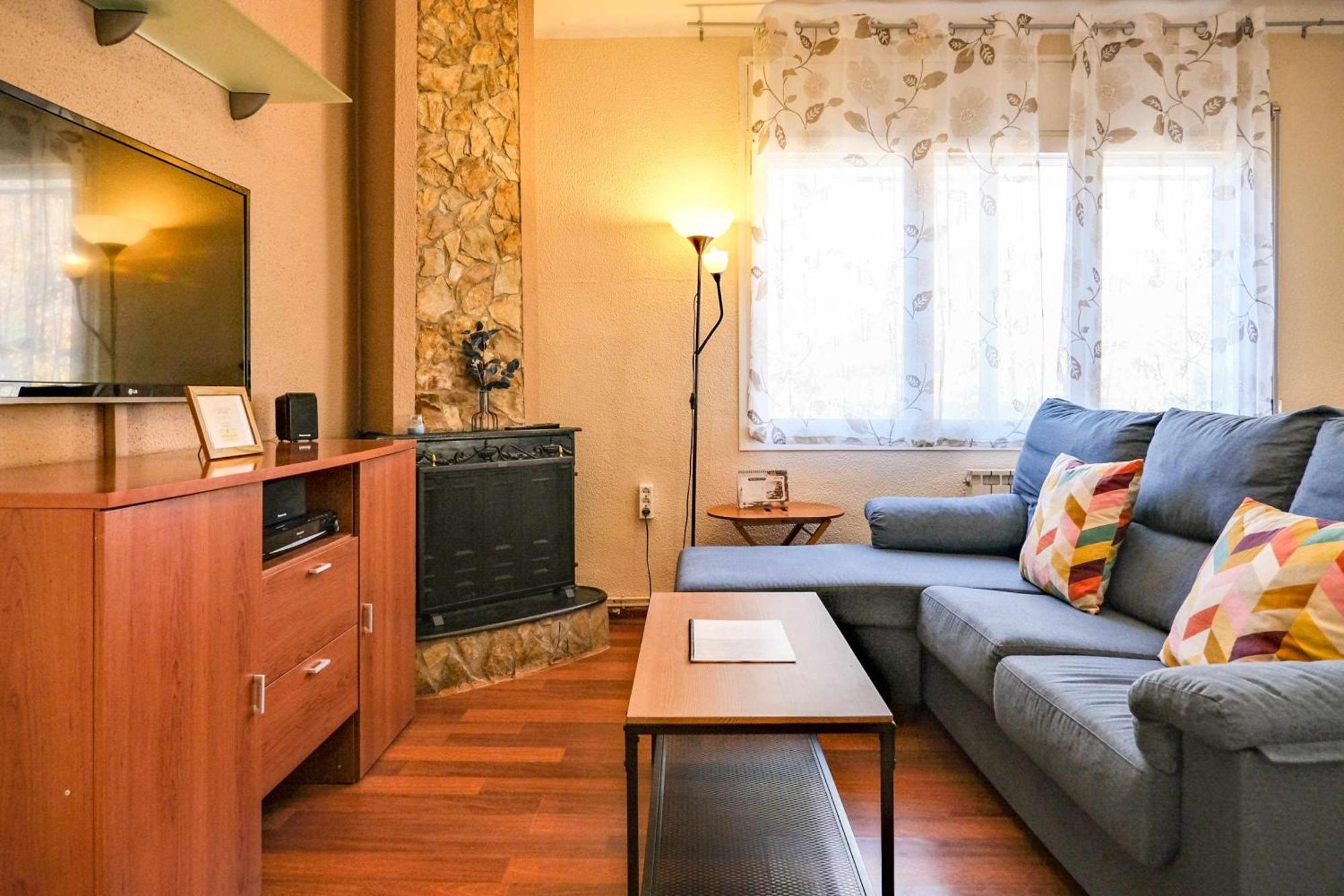 Can Camps Besalu Casa Planta Baja Con Jardin Eksteriør billede
