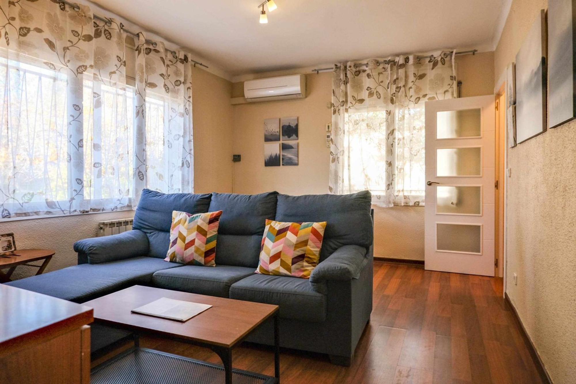 Can Camps Besalu Casa Planta Baja Con Jardin Eksteriør billede
